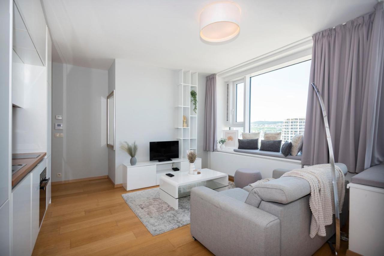 Ferienwohnung Luxury 1Bdrm On The 28Th Floor Pressburg Exterior foto
