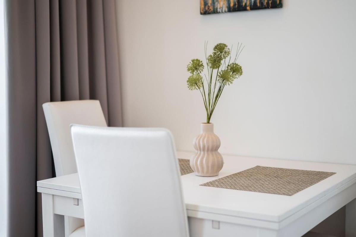 Ferienwohnung Luxury 1Bdrm On The 28Th Floor Pressburg Exterior foto